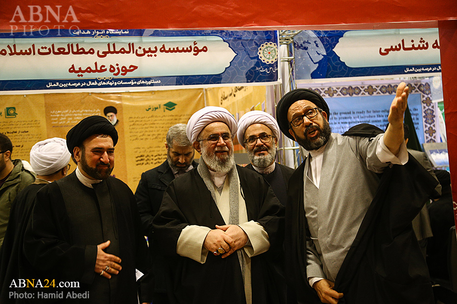 Photos: Ayatollah Ramazani visits “Lights of Guidance” exhibition