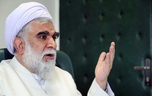 Ayatollah Akhtari strongly denounced the inactivity of Islamic countries in the face of insulting Quran