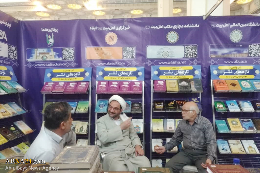 Photos: Dr. Farmanian visited booth of AhlulBayt (a.s.) World Assembly Publications at Tehran Book Fair