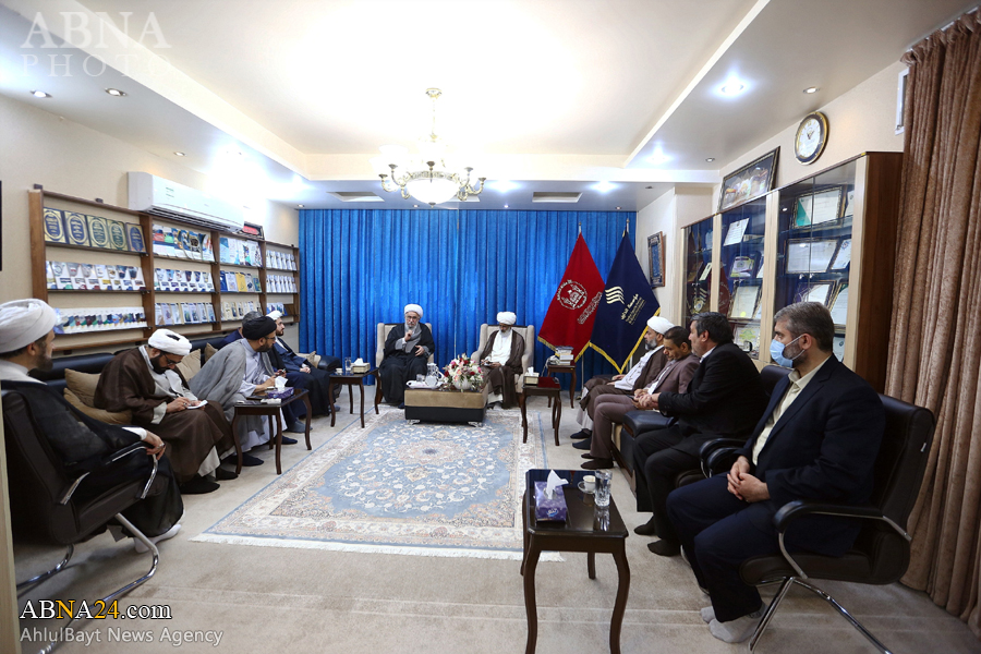 Photos: Ayatollah Ramazani visits Al-Daleel Institution for Doctrinal Studies and Research
