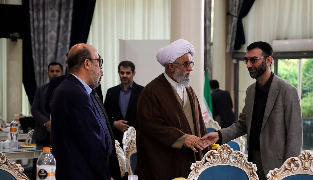 شبکه ثقلین با بهره‌گیری از ظرفیت رسانه‌ای جهان اسلام، به ترویج قرآن و فرهنگ اهل‌بیت(ع) متعهد است