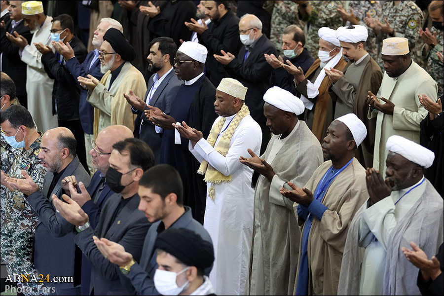 Photos: Guests of 7th General Assembly of AhlulBayt (a.s.) World Assembly participated in Friday prayers of Tehran
