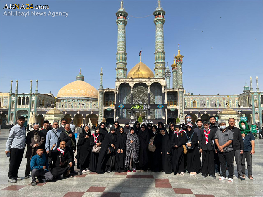 Photos: A group of Indonesian Shiites visits pilgrimage cities of Iran