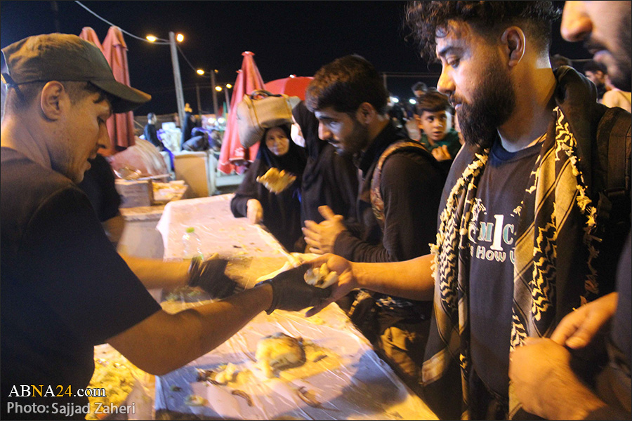 Photos: At the Chazabe terminal, Iraqi Mowkebs serve Arbaeen pilgrims