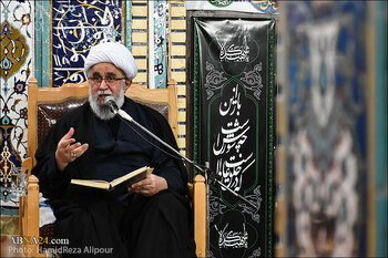 Hazrat Zahra; Leader of Resistance against deviant current: Ayatollah Ramazani