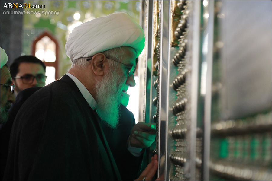 Photo: Pilgrimage to shrine of Sayedeh Khuleh, tomb of martyr Sayed Abbas Mousavi by Ayatollah Ramazani