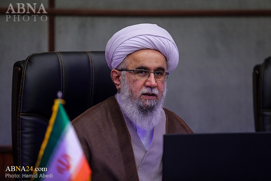 Ayatollah Ramazani stressed the need for face-to-face training in education