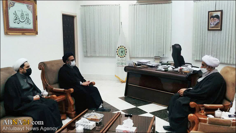 Photos: Head of the Center for Communication and International Affairs of the Seminaries met with Ayatollah Ramazani